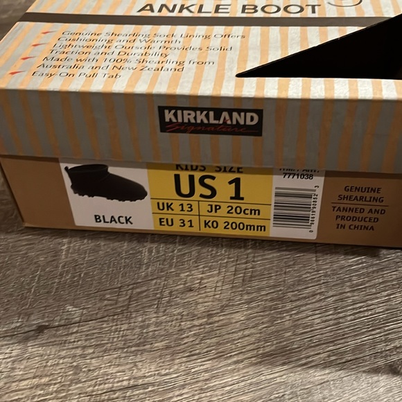Kirkland Kid’s shearling Ankle boots - Picture 4 of 6